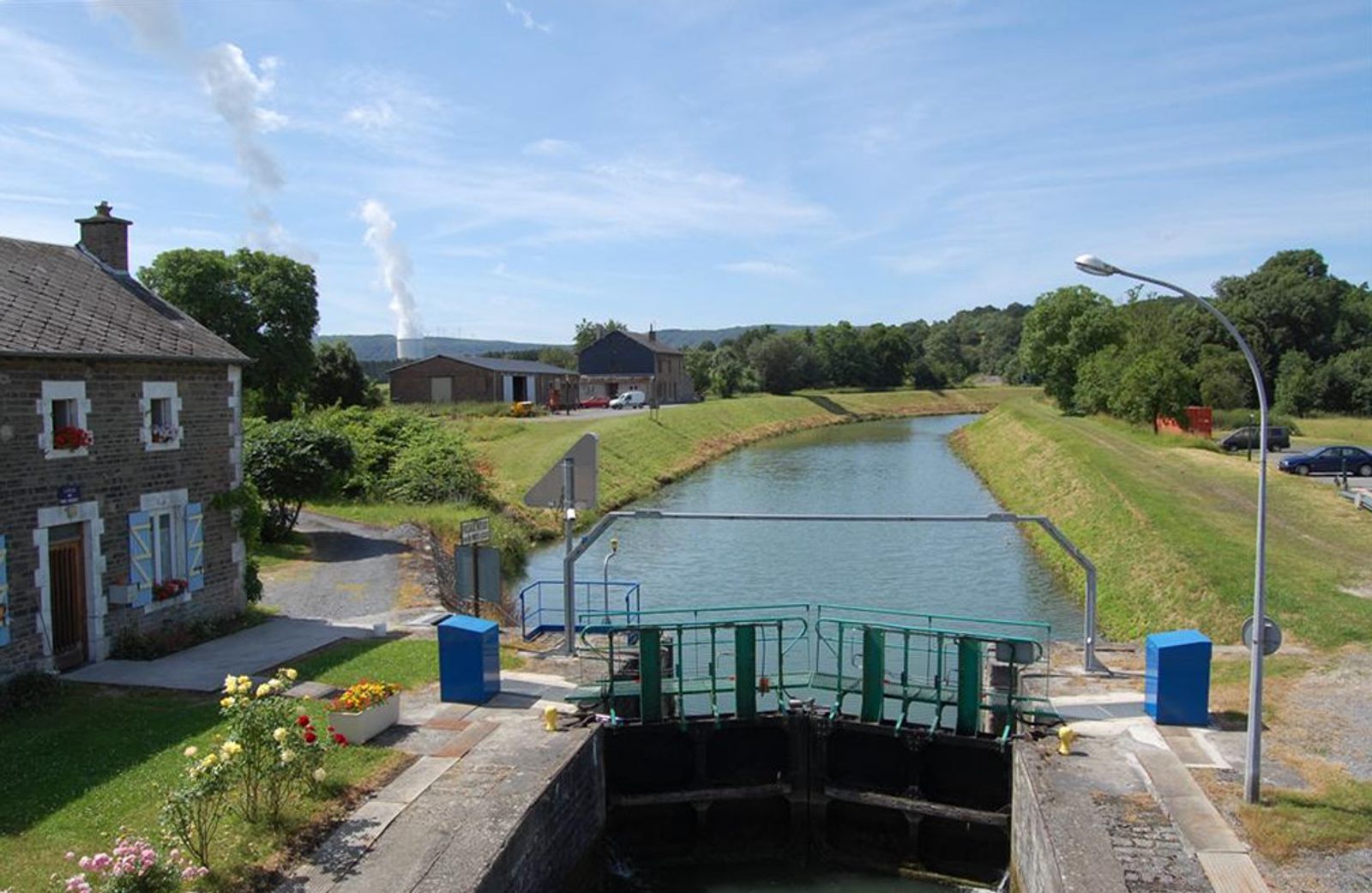 Canal et ouvrage de retenue, fenêtre d'eau