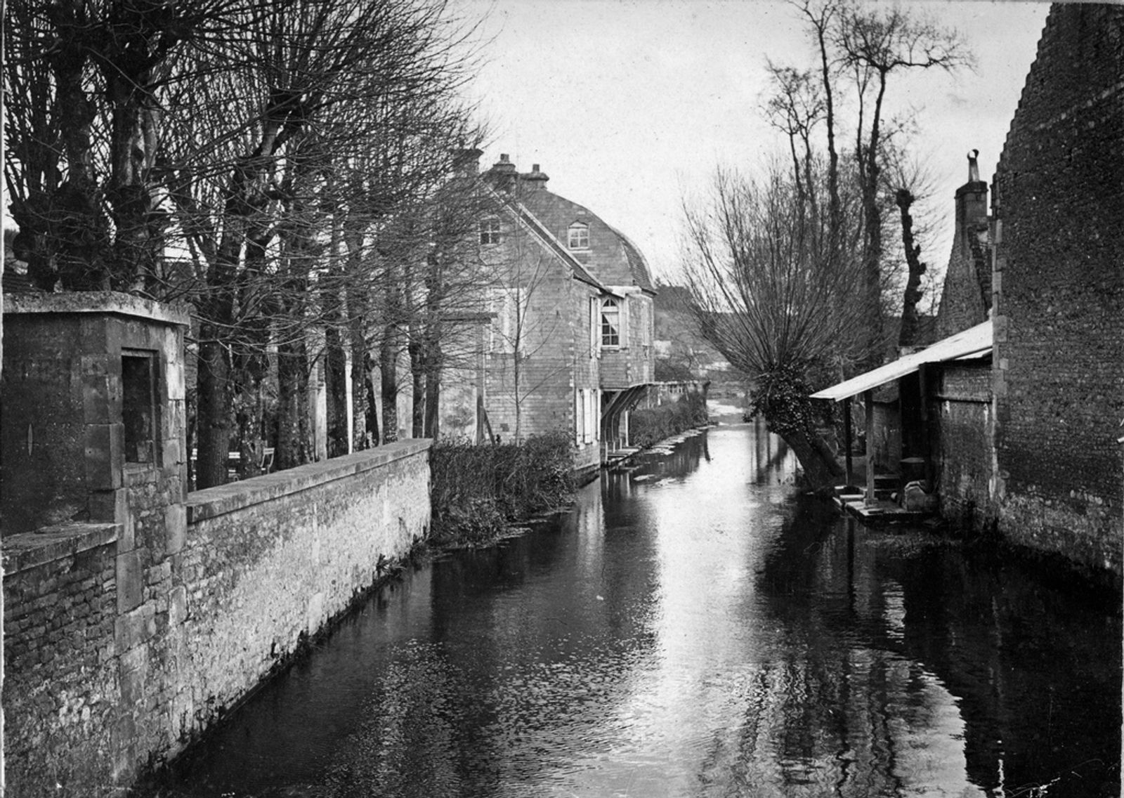 Ancien biez de moulin à Mondeville