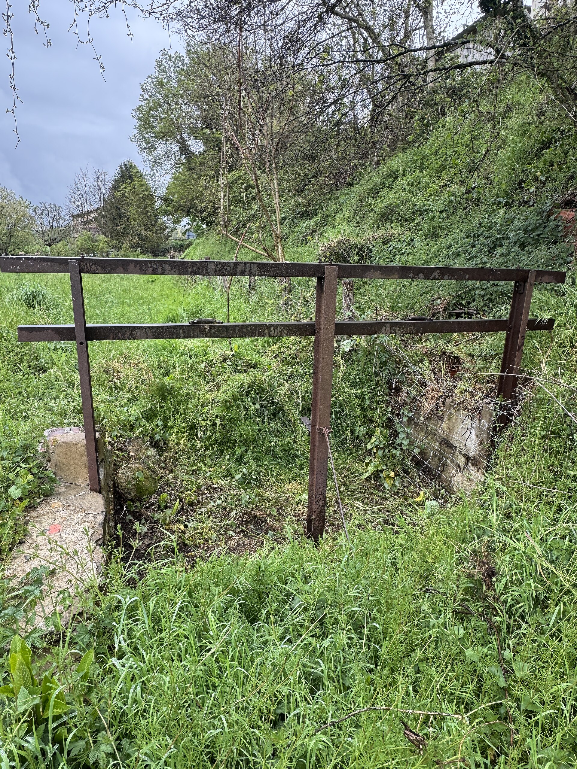 Vanne de dérivation d'un bief de moulin